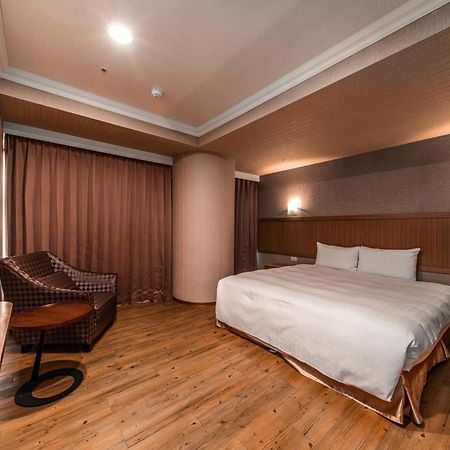 ฟิช โฮเต็ล -ผิงถุง Hotel Pingtung ภายนอก รูปภาพ