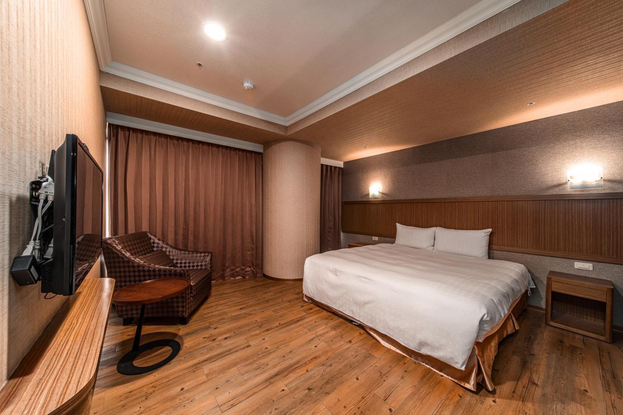 ฟิช โฮเต็ล -ผิงถุง Hotel Pingtung ภายนอก รูปภาพ