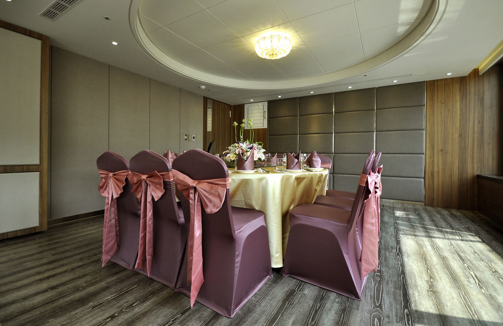 ฟิช โฮเต็ล -ผิงถุง Hotel Pingtung ภายนอก รูปภาพ