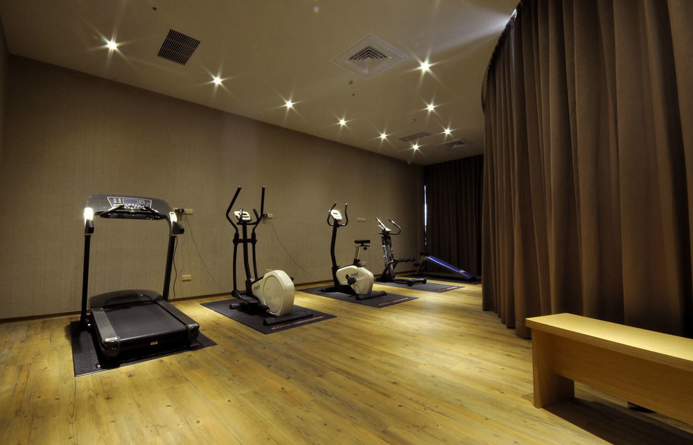 ฟิช โฮเต็ล -ผิงถุง Hotel Pingtung ภายนอก รูปภาพ