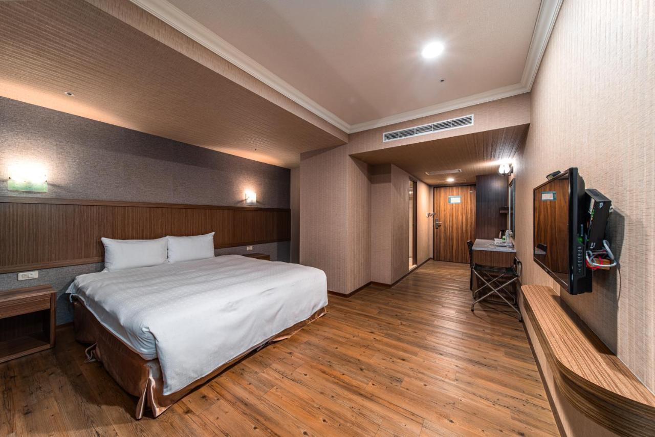 ฟิช โฮเต็ล -ผิงถุง Hotel Pingtung ภายนอก รูปภาพ