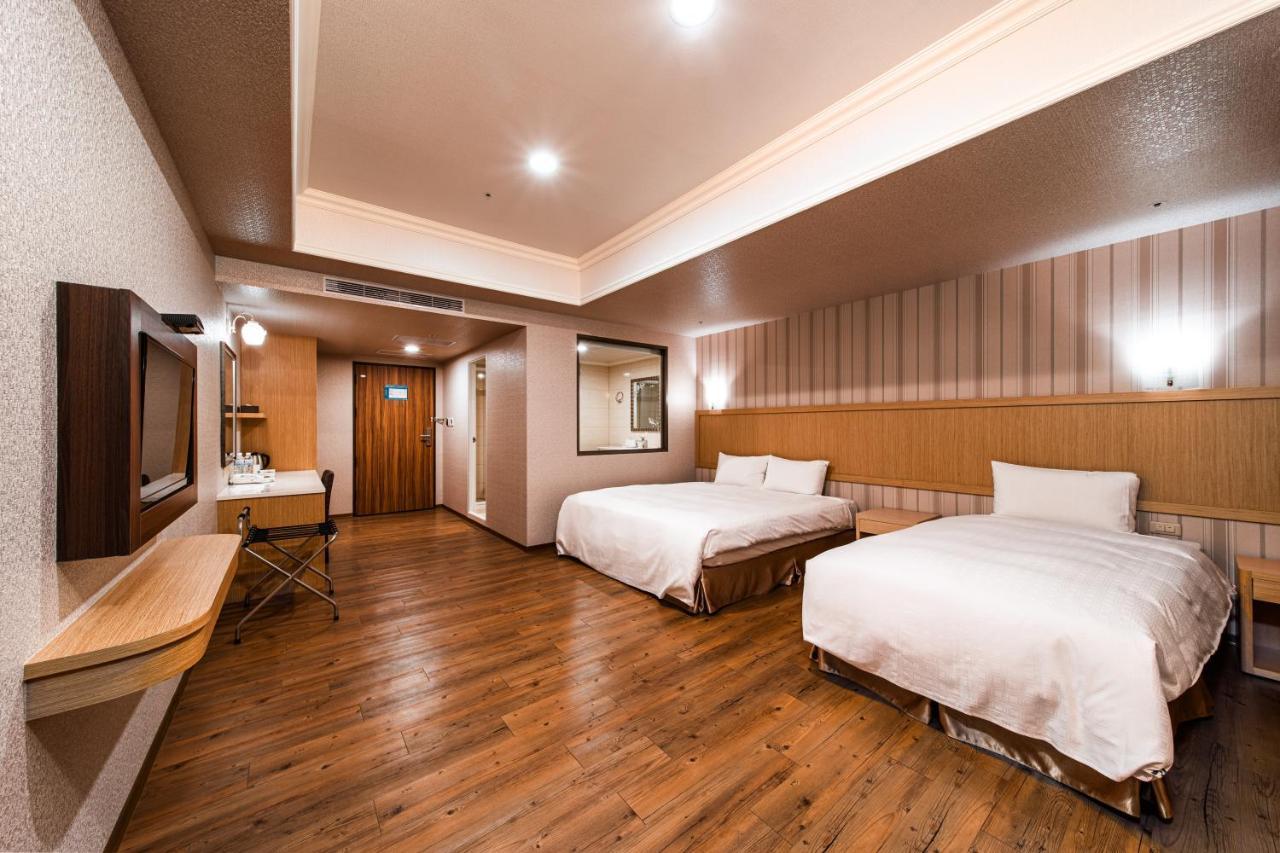 ฟิช โฮเต็ล -ผิงถุง Hotel Pingtung ภายนอก รูปภาพ