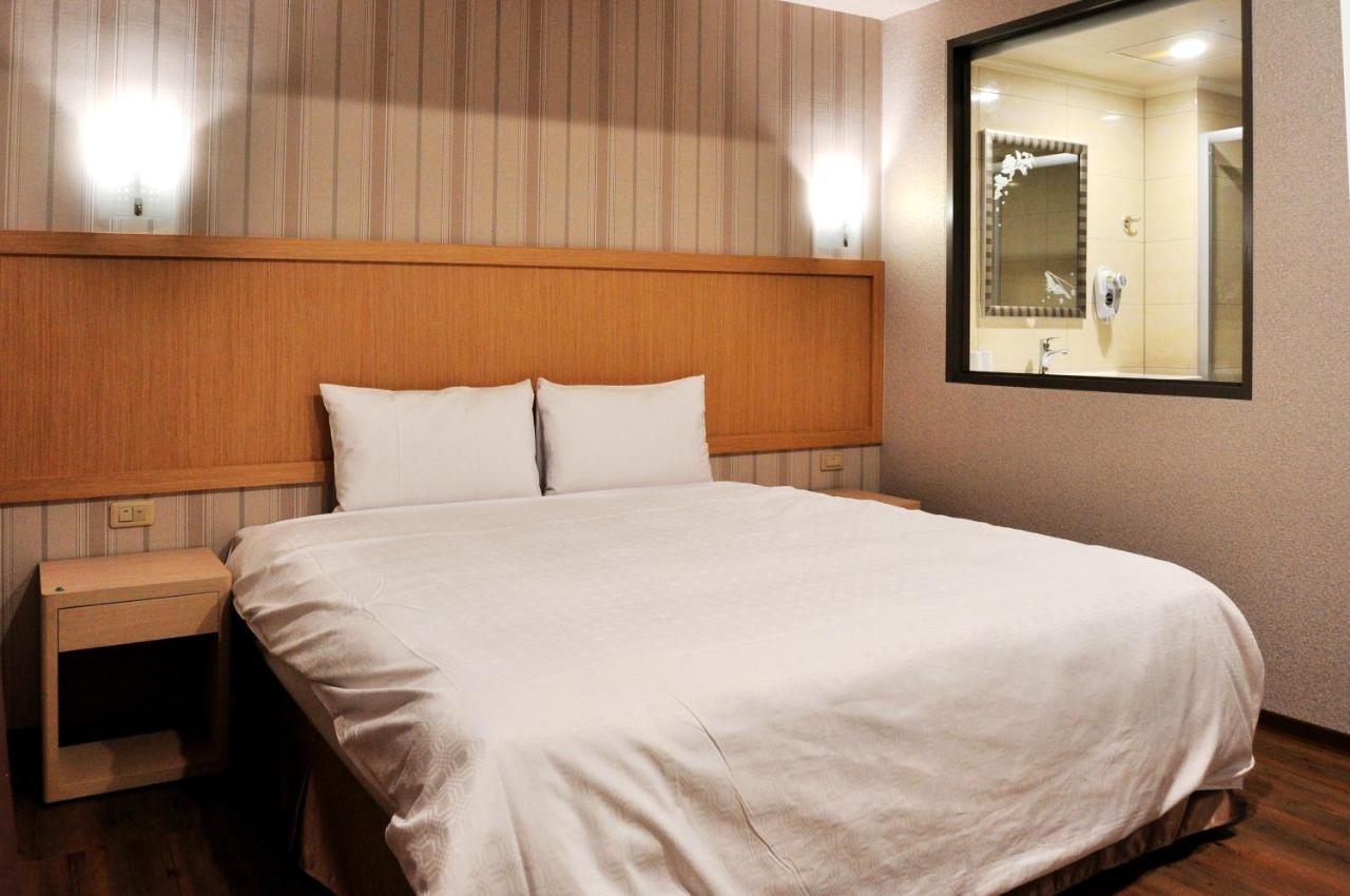 ฟิช โฮเต็ล -ผิงถุง Hotel Pingtung ภายนอก รูปภาพ
